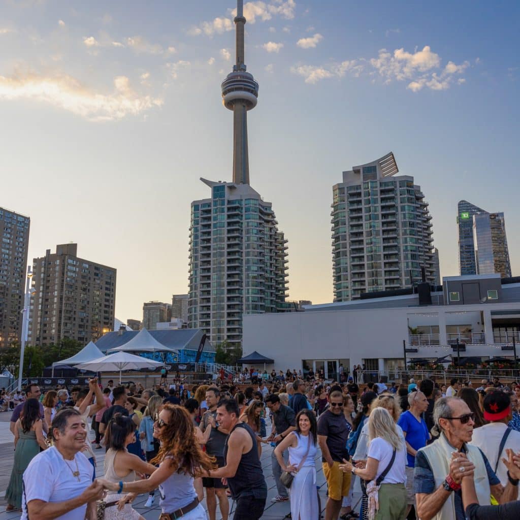 Dancing on the Square - endroits sympas à découvrir cet été à Toronto