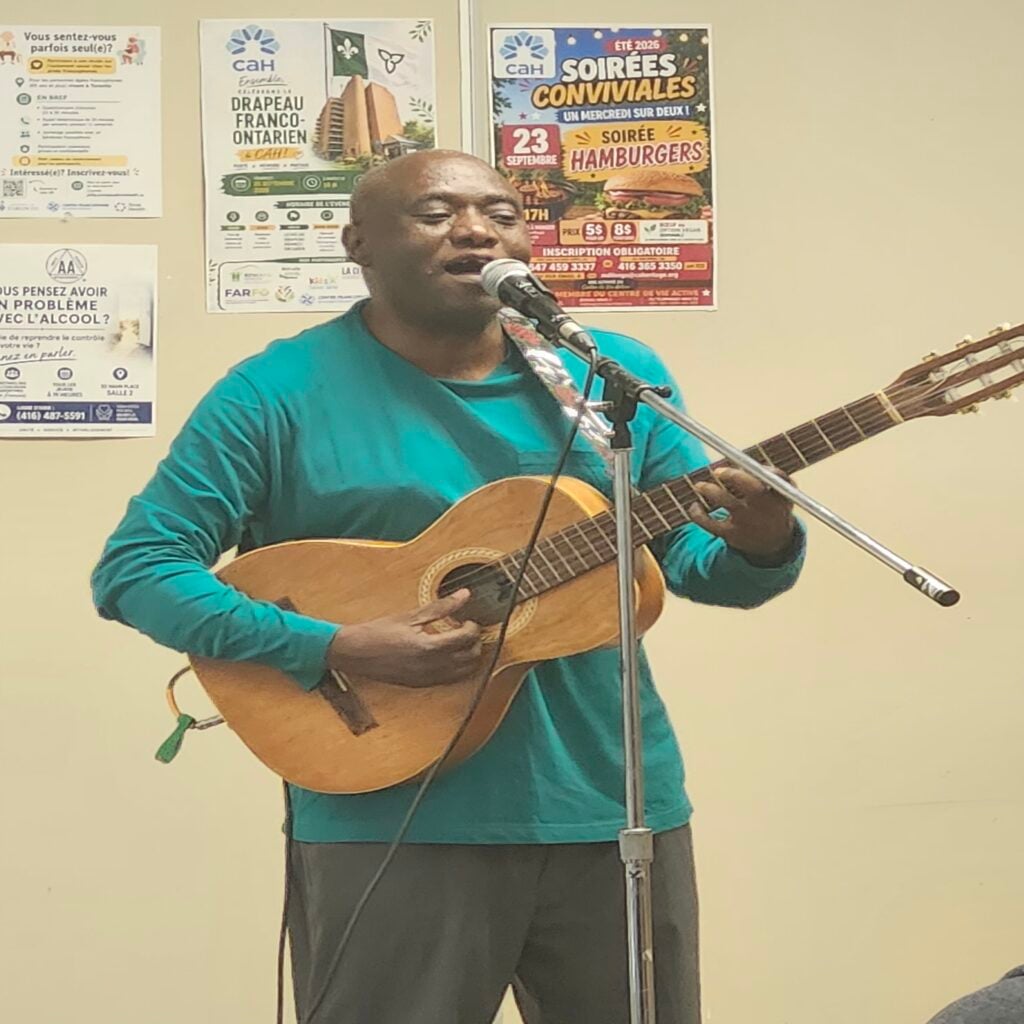 L'artiste et producteur burundais Aron Nitunga