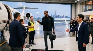 Le Toronto Raptors Basketball Club a officiellement annoncé ce lundi l'acquisition de l'ailier Kawhi Leonard