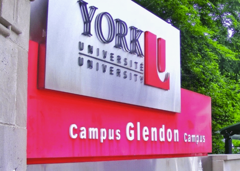 le Collège Glendon incarne depuis plus d'un demi-siècle un bastion de l'enseignement supérieur bilingue